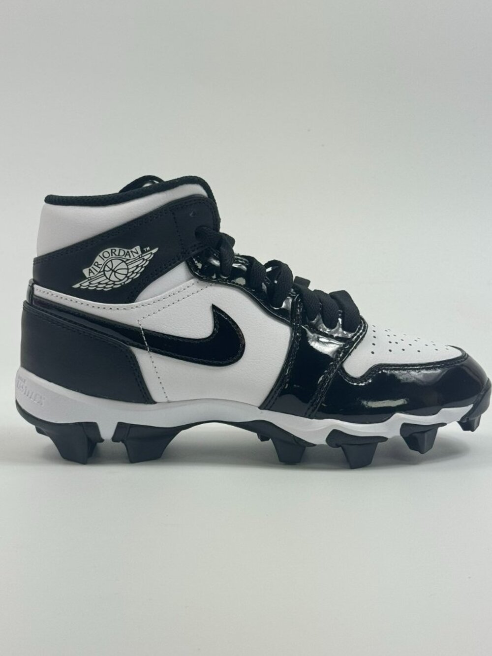 Air Jordan 1 Mid Cleats GS 'White Black' HF6883-101 Football size 4.5
